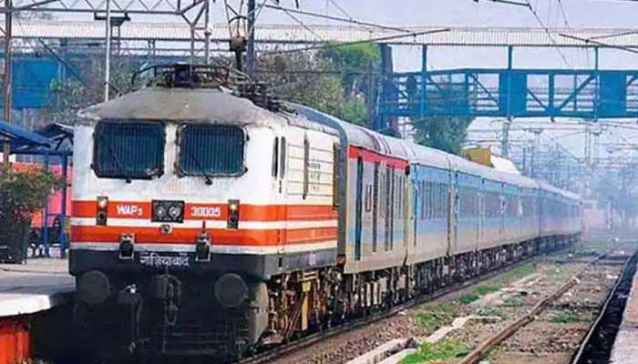 Train Services : രാജ്യത്ത് ട്രെയിൻ സർവീസുകൾ കോവിഡിന് ശേഷം സാധാരണ നിലയിലേക്കെത്തുന്നു; ടിക്കറ്റ് നിരക്കുകൾ പുനഃസ്ഥാപിക്കും