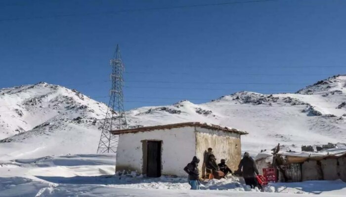 Pakistan Snowstorm; മരണസംഖ്യ 21 ആയി, കുടുങ്ങി കിടക്കുന്നവർക്കായി രക്ഷാപ്രവർത്തനം