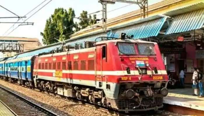 Railway Updates| ഉറക്കെ പാട്ടും സംസാരവും വേണ്ട, ട്രെയിനിൽ 10 മണി ആയാൽ ലൈറ്റ് അണക്കണം