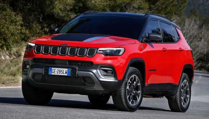 Jeep Compass Trailhawk: നോക്കിയിരുന്നത് ജീപ്പിൻറെ ഇങ്ങനെയൊരു വണ്ടിയാണോ? കോമ്പസ് ട്രയൽഹോക്കിന് ആരാധക ശല്യം