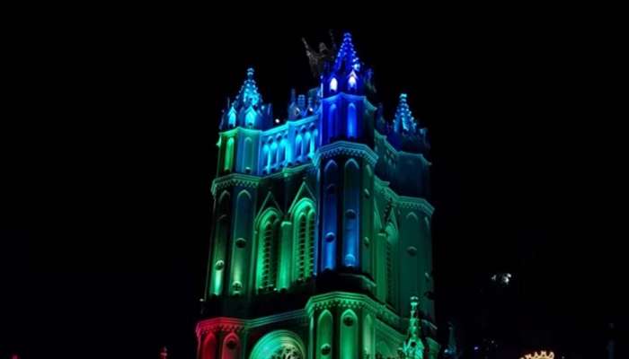 Palayam Church : നിറം മാറി പാളയം പള്ളി; കളർഫുള്ളാണ് തിരുന്നാൾ കാഴ്ചകൾ