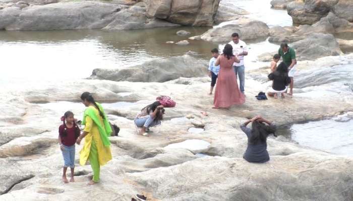 അവധി ആഘോഷിക്കാൻ ഇടുക്കിയിൽ വിനോദ സഞ്ചാരികളുടെ തിരക്ക്