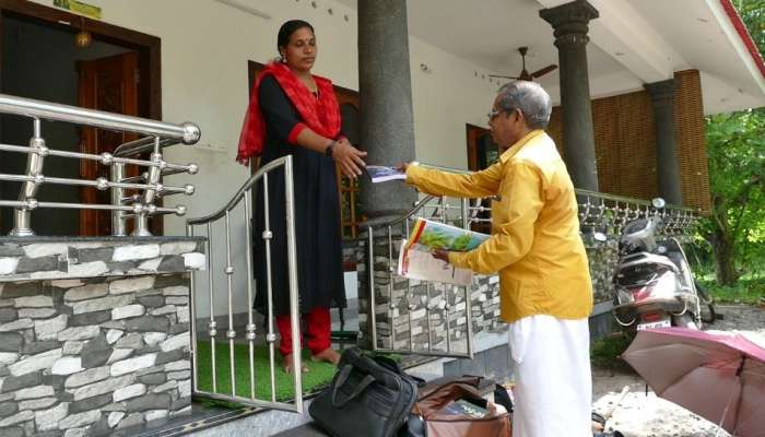 കുമാരപുരത്തിന്റെ സഞ്ചരിക്കുന്ന വായനശാല; അതാണ് സുകുമാരൻ ചേട്ടൻ