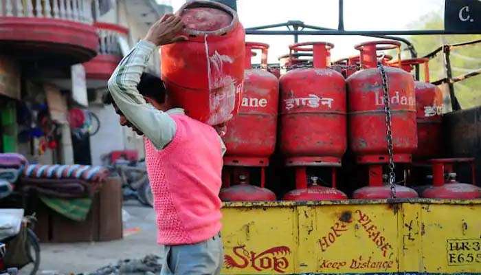 LPG Cylinder Home Delivery: സിലിണ്ടർ  ഹോം ഡെലിവറി നിർത്തുമെന്ന ഭീഷണിയുമായി LPG ഡീലർമാർ  