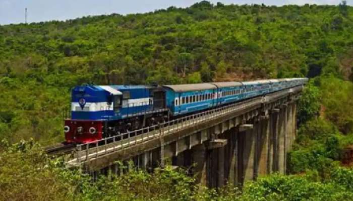 Train timings: കൊങ്കൺ ട്രെയിനുകളുടെ സമയക്രമത്തിൽ മാറ്റം; പുതുക്കിയ സമയക്രമം നാളെ മുതൽ പ്രാബല്യത്തിൽ