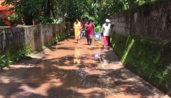 പഞ്ചായത്ത് തിരിഞ്ഞുനോക്കുന്നില്ല; കൈതപ്പുഴക്കാര്‍ നടക്കാൻ പോലുമാവാത്ത റോഡ് മാത്രം ബാക്കി