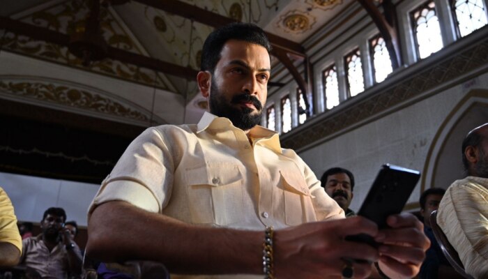 Prithviraj Sukumaran: ഇതാണ് 'കൊട്ട മധു' ! മാസ് ലുക്കിൽ പൃഥ്വി, കാപ്പയിലെ പൃഥ്വിരാജ് കഥാപാത്രം