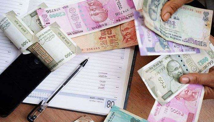 Rupee at Record Low: തകര്‍ന്നടിഞ്ഞ് രൂപ, ഡോളറിനെതിരെ 80 കടന്നു 