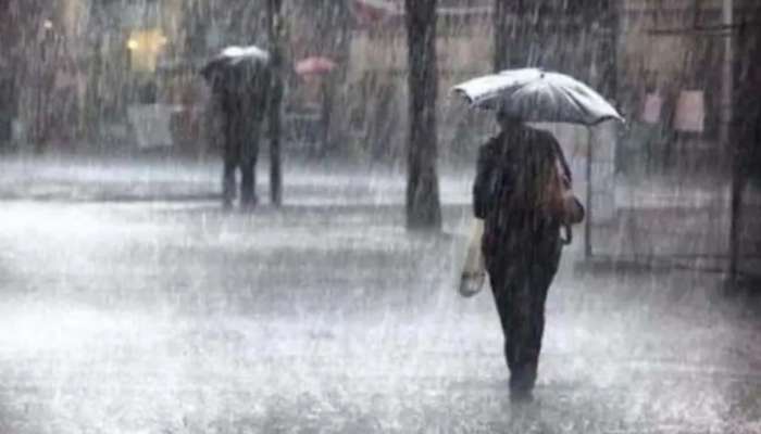 Kerala Rain Update: ബം​ഗാൾ ഉൾക്കടലിൽ ചക്രവാതച്ചുഴി; സംസ്ഥാനത്ത് മഴ കനക്കും, നാല് ജില്ലകളിൽ അതിശക്തമായ മഴയ്ക്ക് സാധ്യത