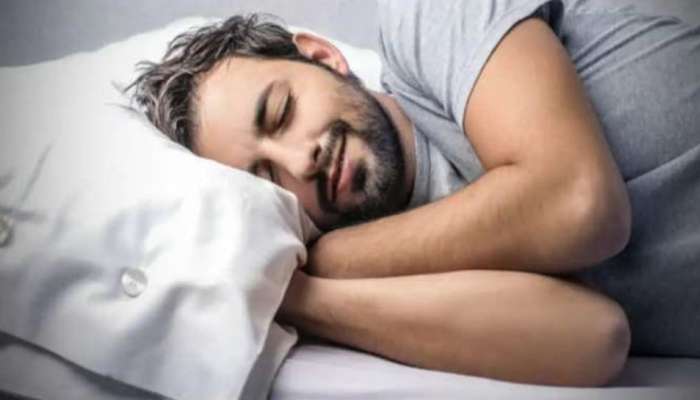 Sleep: ഒരാൾ എത്ര മണിക്കൂർ ഉറങ്ങണം? മതിയായ ഉറക്കം ലഭിക്കുന്നില്ലെങ്കിൽ ഈ രോ​ഗാവസ്ഥകൾ നിങ്ങളെ കാത്തിരിക്കുന്നു