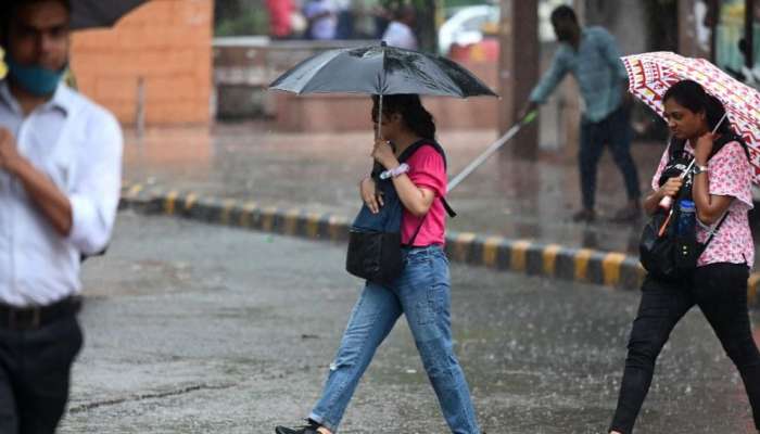 Heavy rain: ശക്തമായ മഴ തുടരുന്നു; പത്തനംതിട്ടയിൽ പൂർണമായും കോട്ടയത്ത് മൂന്ന് താലൂക്കുകളിലും വിദ്യാഭ്യാസ സ്ഥാപനങ്ങൾക്ക് അവധി