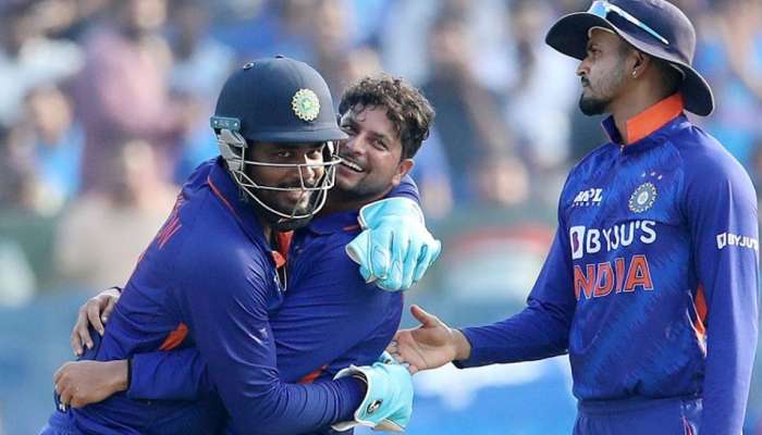 India vs South Africa : ഡൽഹിയിൽ ദക്ഷിണാഫ്രിക്കയെ എറിഞ്ഞിട്ട് ഇന്ത്യൻ ബോളർമാർ; വിജയലക്ഷ്യം 100 റൺസ്