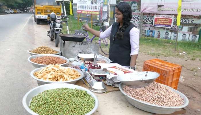 സ്കൂളിനു മുന്നില്‍ കപ്പലണ്ടി വിറ്റ് പഠനം; കണ്ടുപഠിക്കണം മിടുക്കിയായ ഈ പ്ലസ് ടൂക്കാരിയെ 