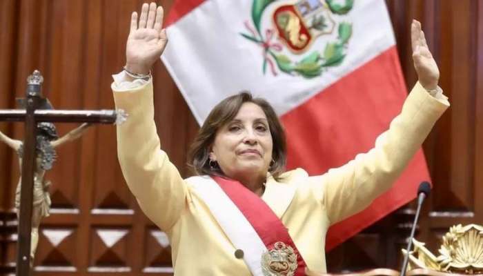 Peru President : പെറുവിന്റെ ചരിത്രത്തിൽ ആദ്യമായി ഒരു വനിത പ്രസിഡന്റ്; ദിന ബൊലുയർട്ടെ  ചുമതലയേറ്റു
