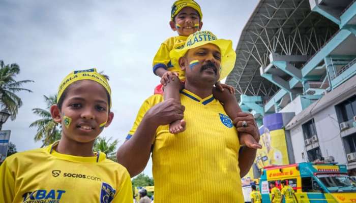 ISL : മഞ്ഞപ്പടയുടെ ആരാധകർക്ക് ക്രിസ്മസ് സമ്മാനവുമായി കേരള ബ്ലാസ്റ്റേഴ്സ്; അടുത്ത ഹോം മത്സരത്തിന്റെ ടിക്കറ്റ് നിരക്ക് കുറച്ചു