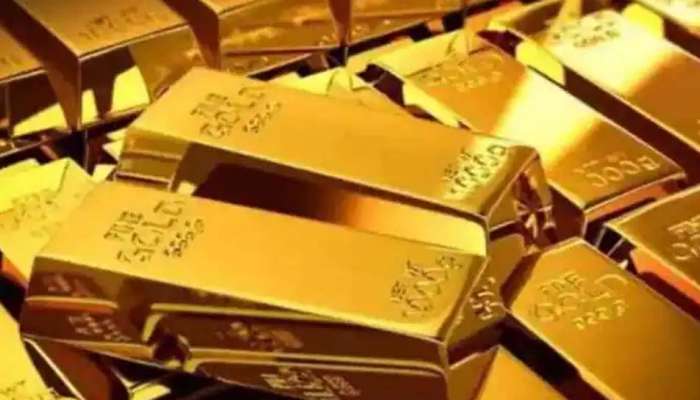 Gold Smuggling : കരിപ്പൂർ വിമാനത്താവളത്തിൽ വൻ സ്വർണവേട്ട; ഒരു കോടി രൂപയുടെ സ്വർണ മിശ്രിതം പിടികൂടി 