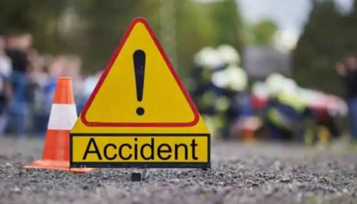 Accident: വിനോദസഞ്ചാരികളുമായെത്തിയ വാൻ കൊക്കയിലേക്ക് മറിഞ്ഞ് 21 പേർക്ക് പരിക്ക്