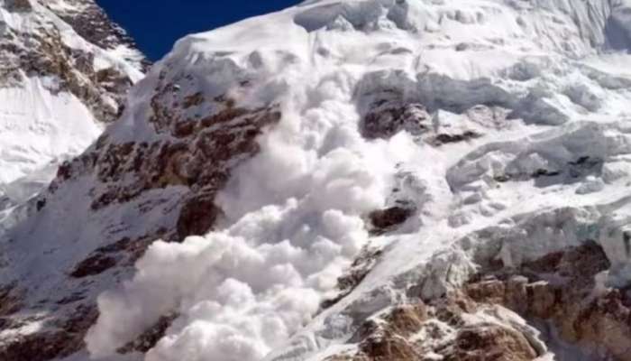 Ladakh Avalanche: ലഡാക്കിലെ ഹിമപാതത്തിൽ 2 മരണം