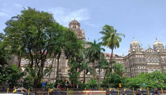 Churchgate Railway Station Rename: മുംബൈയിലെ ഐക്കണിക് ചർച്ച്ഗേറ്റ് റെയിൽവേ സ്റ്റേഷന്‍റെ  പേര് മാറുന്നു..!! ആരാണ് ചിന്തമൻറാവു ദേശ്മുഖ്? അറിയാം  