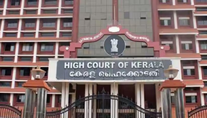 Kerala High Court: കേരളത്തിൽ ഇതാദ്യമല്ല, അപകടത്തിന് നേരെ കണ്ണടച്ചിരിക്കാനാകില്ല; താനൂർ അപകടത്തിൽ ഹൈക്കോടതി
