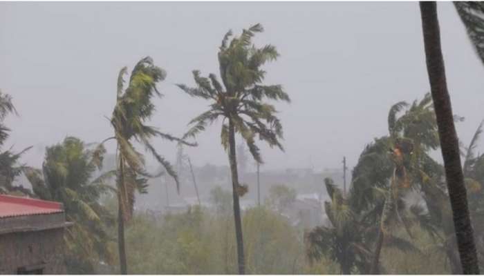 Rain: സംസ്ഥാനത്ത് ഇടിമിന്നലോട് കൂടിയ മഴയ്ക്കും കാറ്റിനും സാധ്യത; ജാഗ്രതാ നിർദ്ദേശം