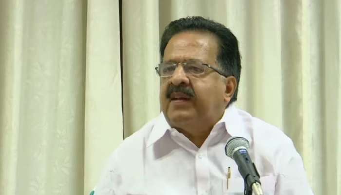 Ramesh Chennithala: കേരളത്തിൽ എകെജി സെന്ററിൽ നിന്നുള്ള ഭരണമാണോ?; പ്രതിപക്ഷ നേതാക്കളെ കള്ളക്കേസടുത്ത് അപമാനിക്കാൻ ശ്രമിക്കുന്നുവെന്ന് രമേശ് ചെന്നിത്തല