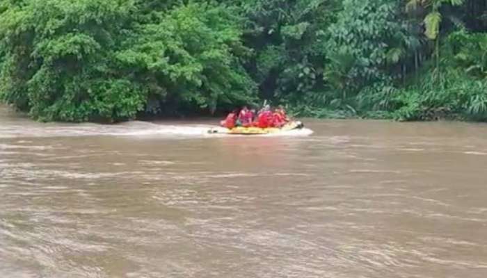 മലപ്പുറത്ത് അഞ്ചംഗ കുടുംബം ഒഴുക്കിൽപ്പെട്ടു; മൂന്നുപേരെ രക്ഷപ്പെടുത്തി; 2 പേർക്കായി തിരച്ചിൽ