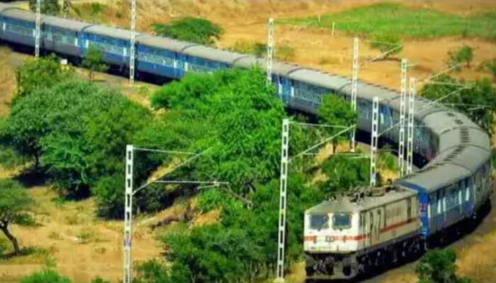 Longest Train Service: മണിക്കൂറുകൾ എണ്ണി കുഴയും; കേരളത്തിലെ ദീർഘദൂര ട്രെയിൻ സർവ്വീസ് ഇതാണ്