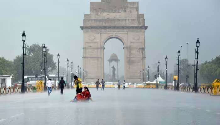 Delhi Heavy Rain: കനത്ത മഴയിൽ മുങ്ങി ദേശീയ തലസ്ഥാനം, യമുനയില്‍ ജലനിരപ്പ്‌ അപകടനിലയില്‍ 