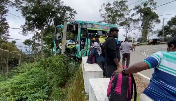 Bus accident: ഇടുക്കി പൂപ്പാറക്ക് സമീപം ബസ് അപകടം; അപകടത്തിൽപ്പെട്ടത് തമിഴ്നാട്ടിൽ നിന്നെത്തിയ ടൂറിസ്റ്റുകൾ സഞ്ചരിച്ച വാഹനം