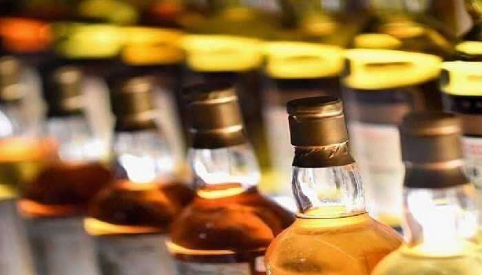 Excise raid: ആലപ്പുഴയിൽ എക്‌സൈസ് റെയ്ഡ്: 400 ലിറ്റർ വ്യാജ വിദേശമദ്യം പിടികൂടി