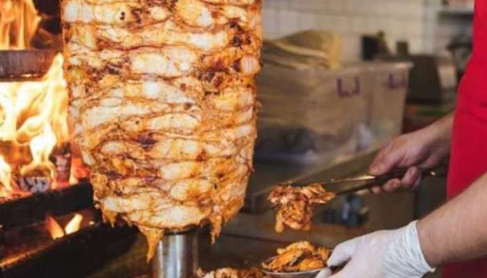 Shawarma Death: ചികിത്സയിലിരുന്ന യുവാവ് മരിച്ചു; ഷവര്‍മ കഴിച്ച ശേഷം ബുദ്ധിമുട്ടുകള്‍ അനുഭവപ്പെട്ടെന്ന് ബന്ധുക്കൾ