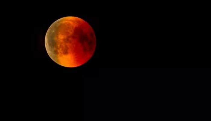 Lunar Eclipse 2023: ചന്ദ്ര​ഗ്രഹണത്തോടൊപ്പം മഹായോ​ഗങ്ങൾ; 6 രാശികൾക്ക് വലിയ നേട്ടങ്ങൾ