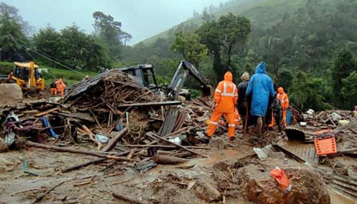 Idukki Landslide : ഇടുക്കി ശാന്തൻപാറിൽ വീടിന്റെ മുകളിലേക്ക് മണ്ണിടിഞ്ഞ് വീണ് അപകടം; ഒരാൾ മരിച്ചു