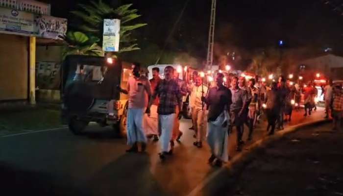 Protest: റീൽസിലെ താരമായ മാമലക്കണ്ടം-മാങ്കുളം റോഡിലൂടെ സഞ്ചരിച്ച യുവാക്കൾക്കെതിരെ കേസ്; പ്രതിഷേധം 