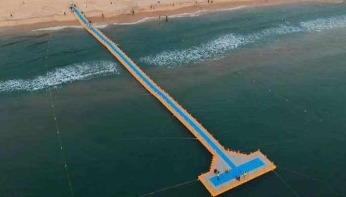 Floating bridge: ക്രിസ്മസ് സമ്മാനം; തലസ്ഥാനത്തെ ആദ്യ ഫ്ലോട്ടിംഗ് ബ്രിഡ്ജ് വർക്കലയിൽ തുറന്നു