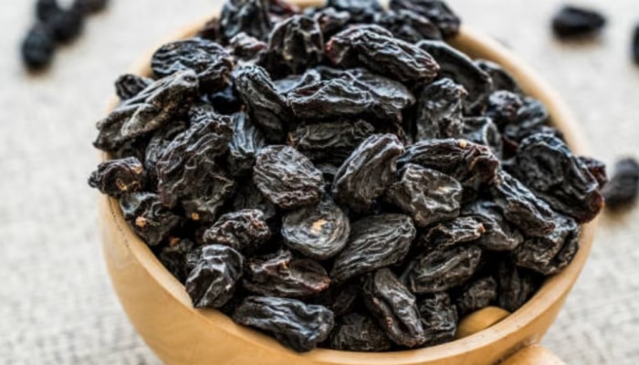 Black Grapes: കറുത്ത മുന്തിരി ഇങ്ങനെ കഴിച്ചാൽ ആർത്തവ വേദന മാറും..!