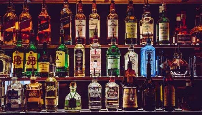Alcohol Store in Saudi Arabia: സൗദിയില്‍ മദ്യശാല തുറന്നേക്കും; അമുസ്ലിം നയതന്ത്ര ഉദ്യോ​ഗസ്ഥർക്ക് മദ്യം ലഭ്യമാക്കും