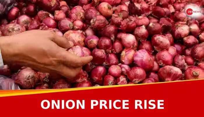 Onion Price Hike: ഉപഭോക്താക്കളെ കണ്ണീരിലാഴ്ത്തി സവാള വില കുതിയ്ക്കുന്നു