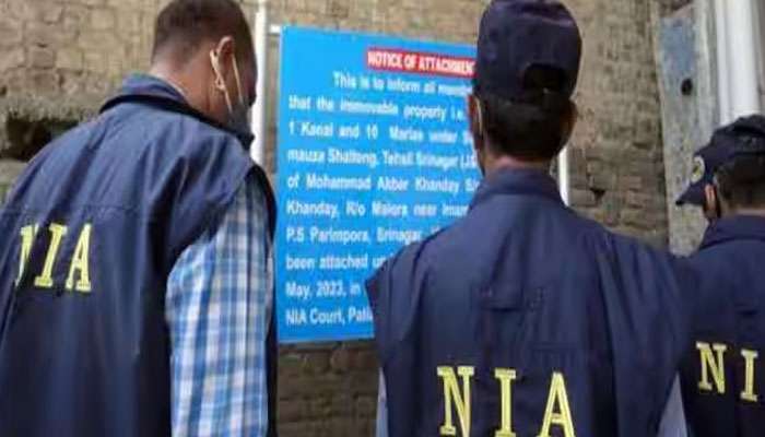 NIA Team Attacked in Bengal: ബംഗാളിൽ NIA സംഘത്തിന് നേരെ ആൾക്കൂട്ട ആക്രമണം; ഉദ്യോഗസ്ഥന് പരിക്ക്