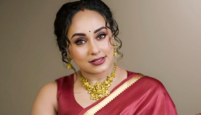 Pearle Maaney: ഇത് പേർളി മാണി ഷോ; സാരിയിൽ തിളങ്ങി താരം - ചിത്രങ്ങൾ