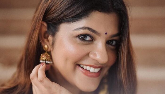 Aparna Balamurali: കാഞ്ചീപുരം സാരിയിൽ അപർണ; &#039;&#039;അഴകീ&#039;&#039;...എന്ന് മാളവികയുടെ കമന്റ്