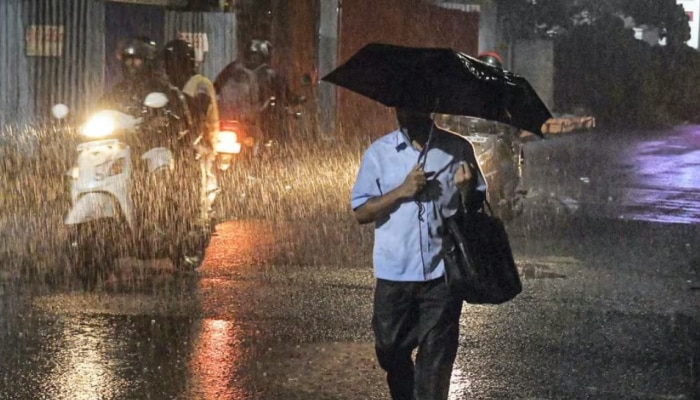 Kerala Weather: പുതുക്കിയ മഴ സാധ്യത...! സംസ്ഥാനത്ത് വരുന്ന മണിക്കൂറിൽ ഈ ജില്ലകളിൽ മഴ 