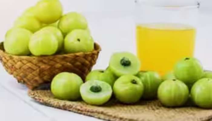 Amla Juice: നെല്ലിക്ക ജ്യൂസ് കുടിച്ചാൽ ശരീരഭാരം കുറയുമോ? ഇത്രയും ​ഗുണങ്ങൾ