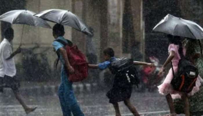 Heavy Rain In Kerala: മഴ ശക്തം, വ്യാപക നാശനഷ്ടം; അഞ്ച് ജില്ലകളിലെ വിദ്യാഭ്യാസ സ്ഥാപനങ്ങൾക്ക് അവധി