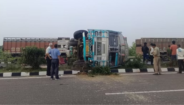 Road Accident: ഉന്നാവോയിൽ ബസ്സും ടാങ്കറും കൂട്ടിയിച്ച് 18 മരണം; നിരവധി പേർക്ക് പരിക്ക്