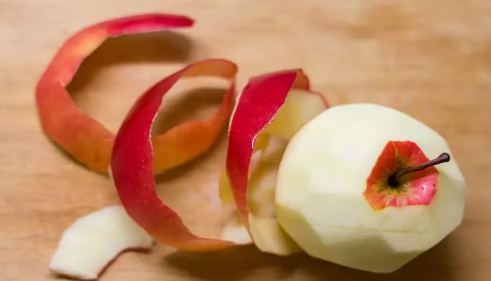 Apple Peel: ആപ്പിൾ തൊലി പൊളിയാ....അതിശയിപ്പിക്കുന്ന ​ഗുണങ്ങൾ ഇതാ..