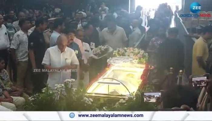 Actor Suresh Gopi pays tribute to Kaviyoor Ponnamma