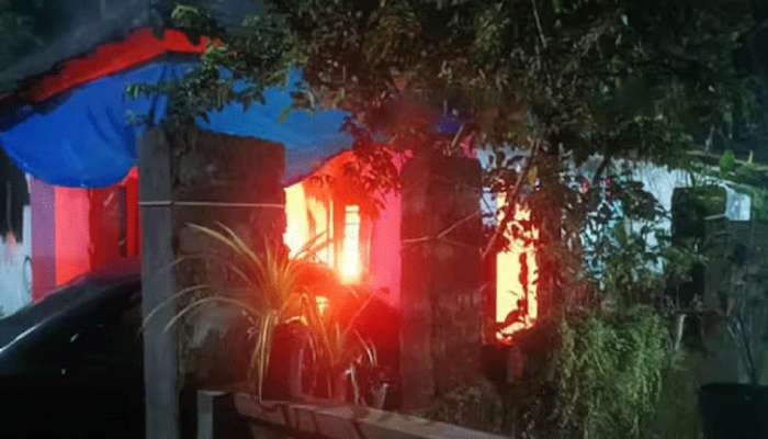 Angamali Fire Incident: അങ്കമാലിയിൽ വീടിന് തീവച്ച് ഗൃഹനാഥൻ തൂങ്ങിമരിച്ചു; ഭാര്യ വെന്തു മരിച്ചു; കുട്ടികൾക്ക് പരിക്ക്!