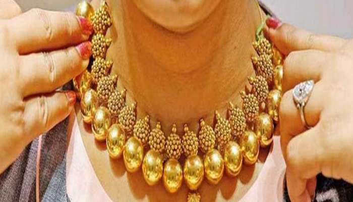 Gold Rate Today: സ്വർണവില വീണ്ടും കുതിക്കുന്നു; ഇന്ന് ഒറ്റയടിക്ക് വർധിച്ചത് 520 രൂപ!